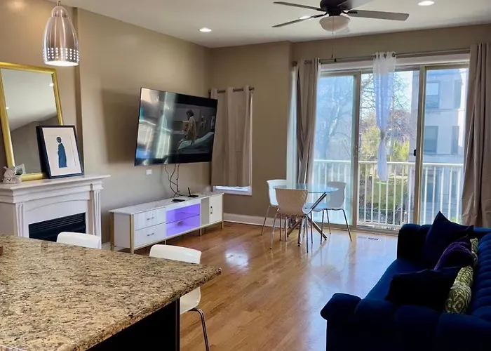 2br2b Of Chicago, Hyde Park, Woodlawn, Apartment